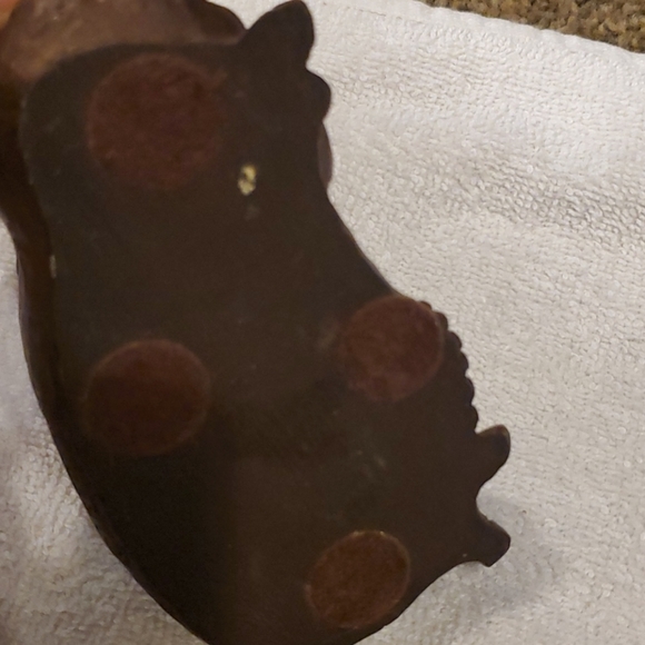 Red Mill Carved Pig - Picture 8 of 11